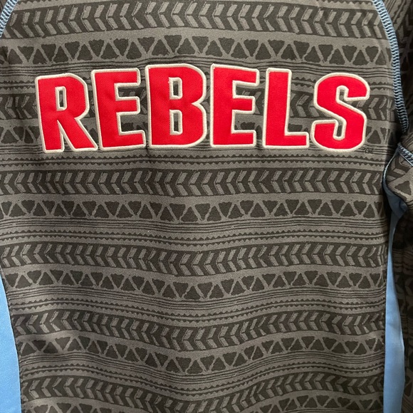 Ole Miss Pullover - Picture 3 of 4